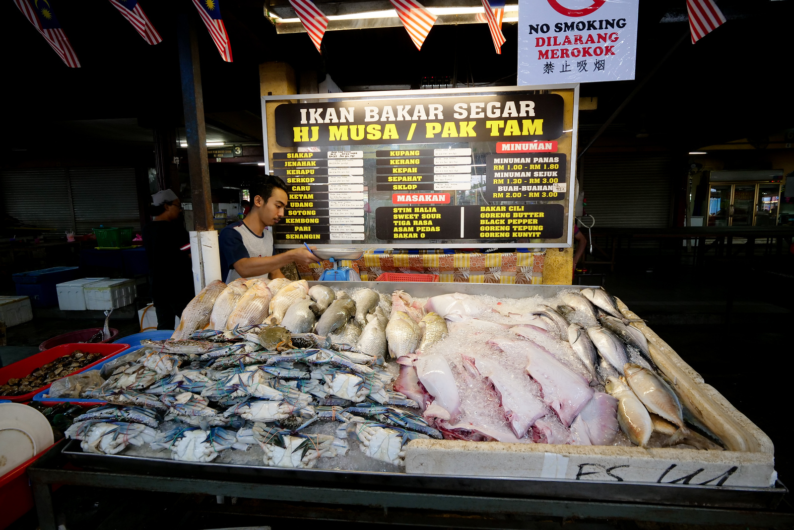 Best Restaurants in Melaka - Ikan Bakar Hj Musa restaurant is one of the best places to visit in the entire town of Melaka, Malaysia