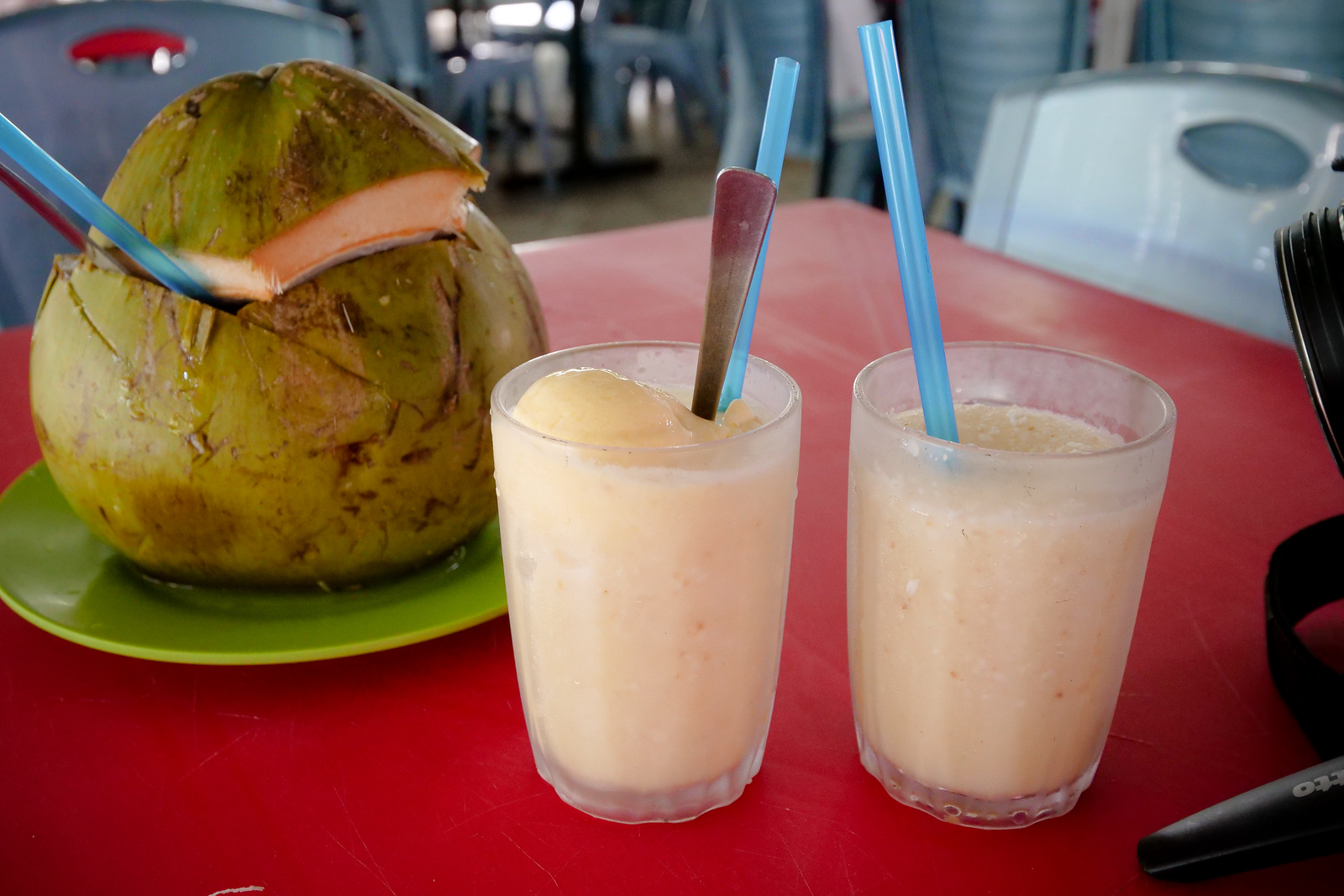 Klebang coconut shake, a good way to take a break while eating for a day at Melaka's best restaurants